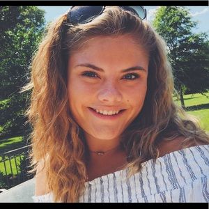 Meet your Posher, Abigail